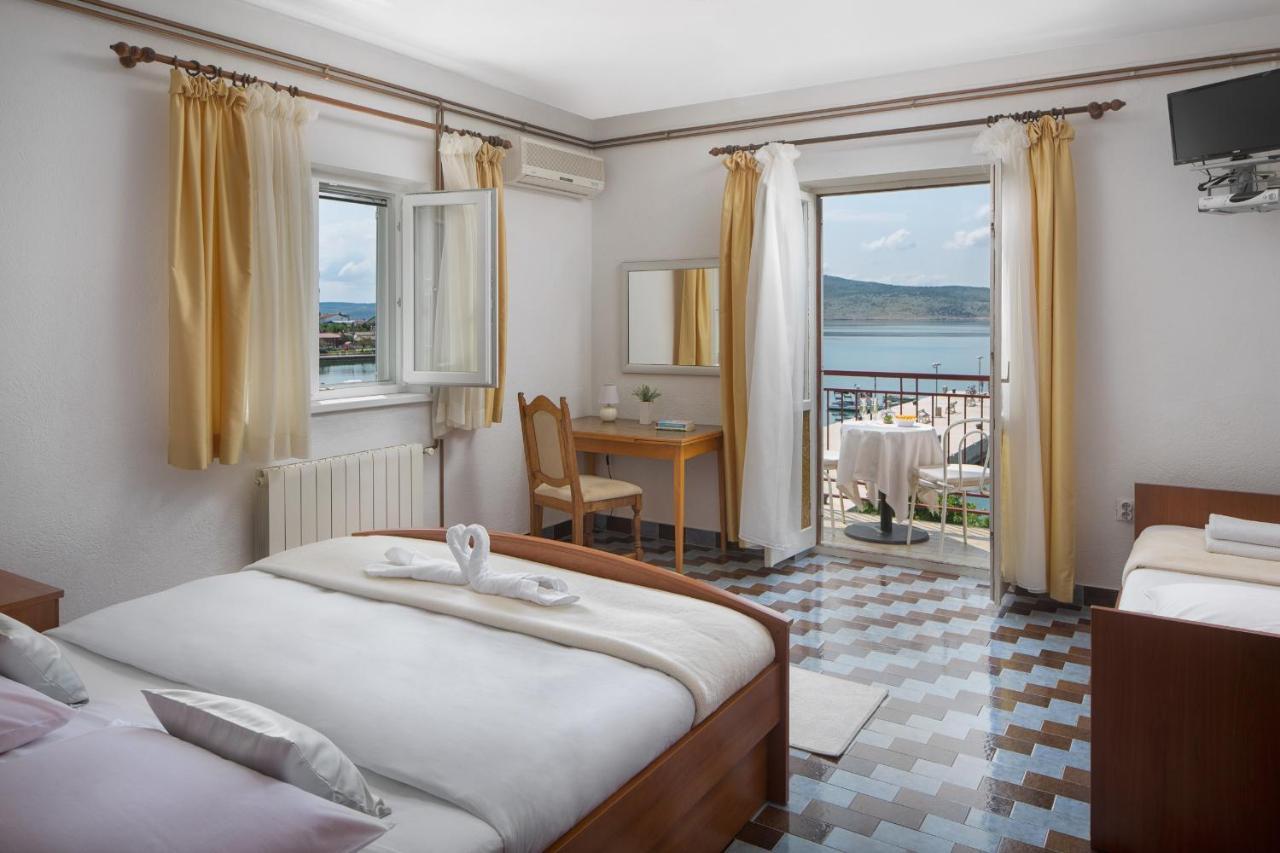 Bed and Breakfast Pansion Andelko Стариград-Пакленица Экстерьер фото
